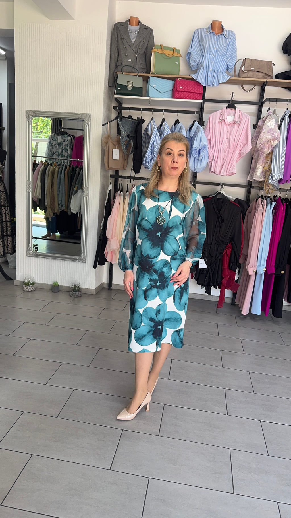 Rochie Midi Elegantă Turcoaz cu Imprimeu Floral Maxi și Mâneci Voal
