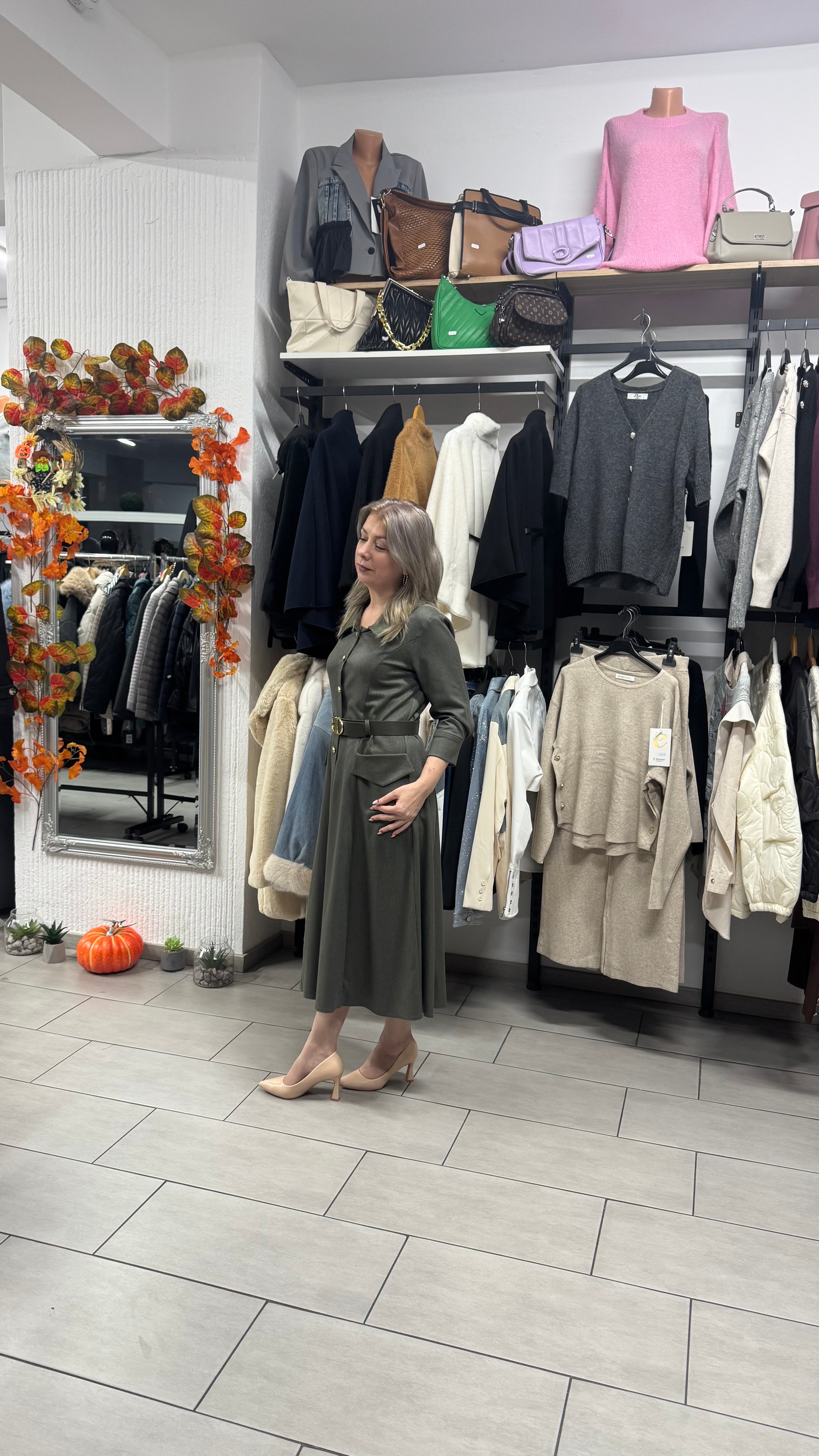 Rochie kaki midi cu nasturi aurii și cordon în talie