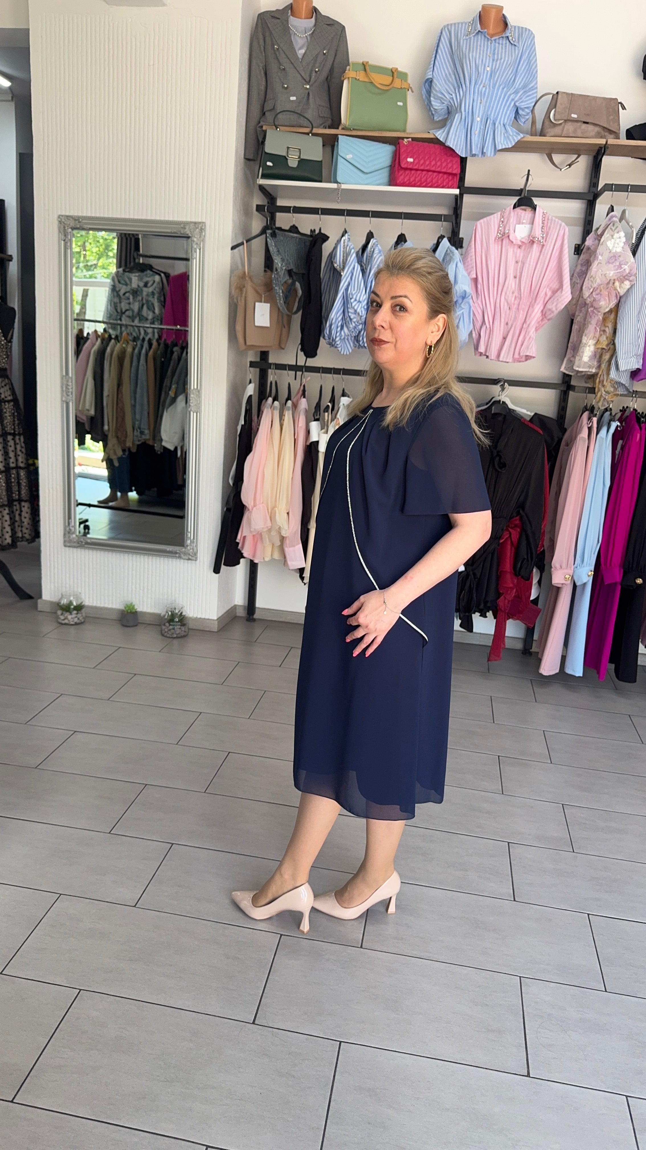 Rochie Midi Bleumarin Elegantă de Ocazie cu Detaliu Geometric și Mâneci lejere
