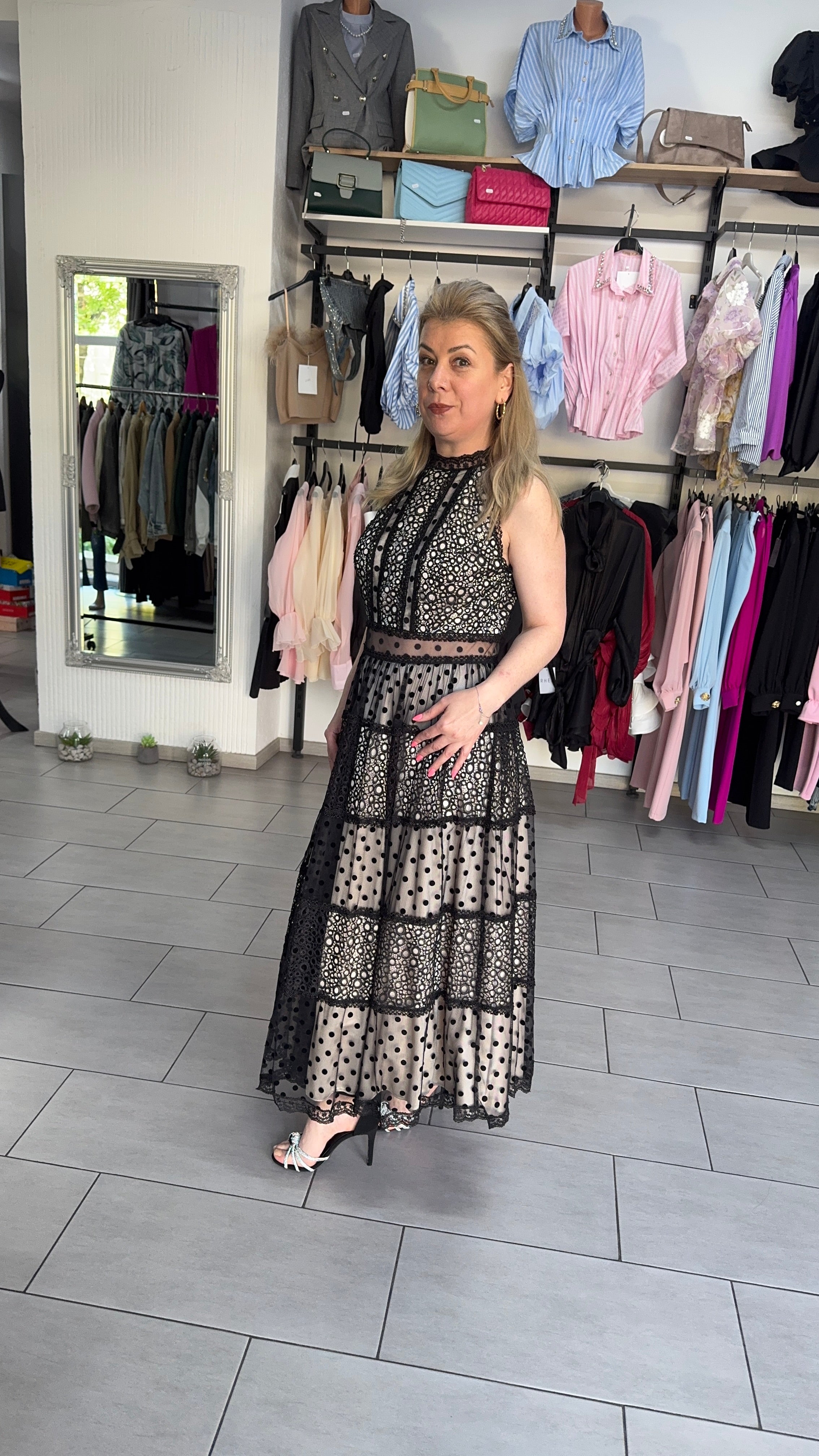 Rochie Maxi Neagră din Dantelă și Tul cu Buline