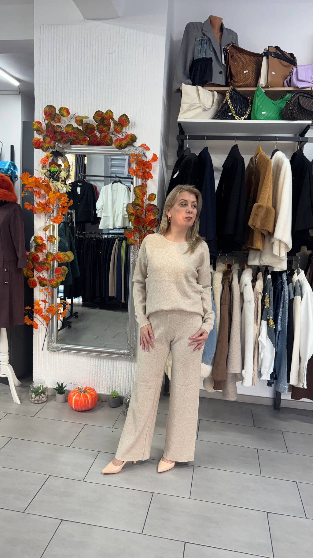 Compleu bej din tricot – Bluza și pantaloni wide leg