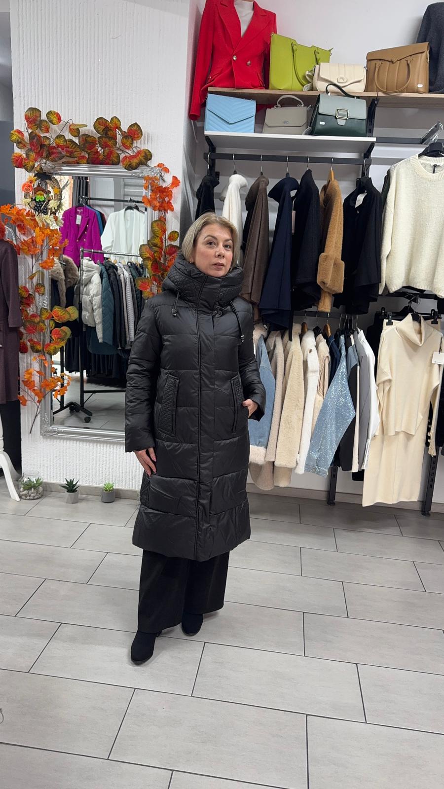 Geacă lungă neagră cu glugă