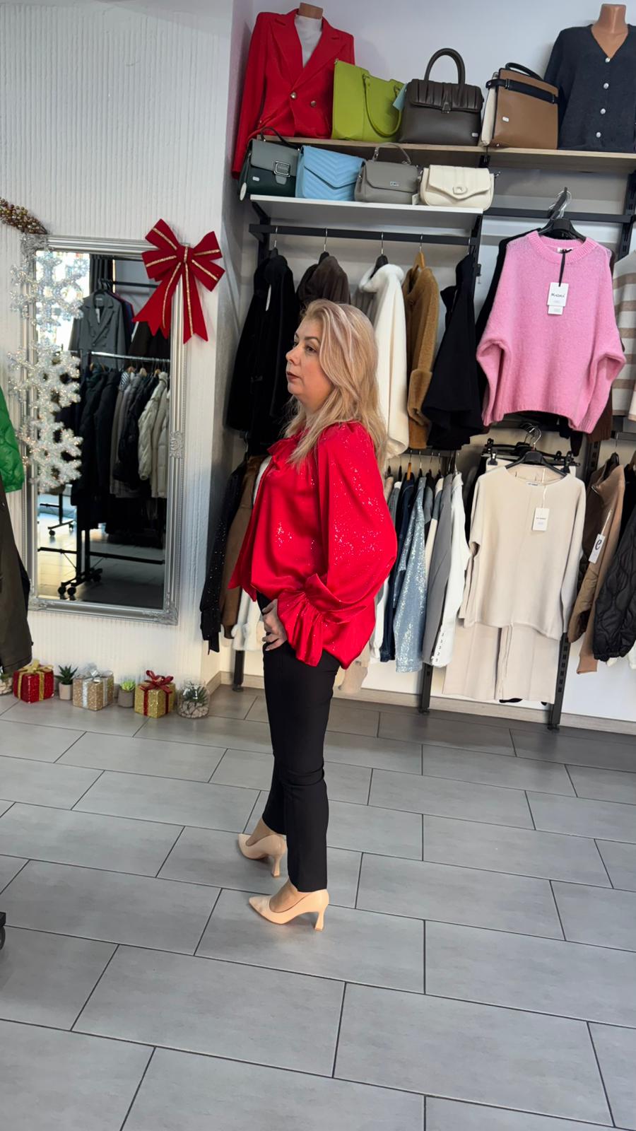 Bluză elegantă roșie cu fundă decorativă și mâneci vaporoase