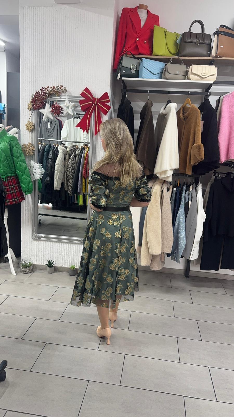 Rochie elegantă verde cu broderie florală și inserție din tull