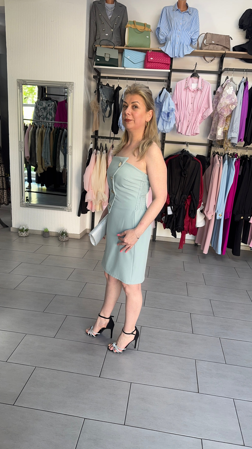 Rochie Mini Bandeau Verde Mint cu Nasturi Aurii