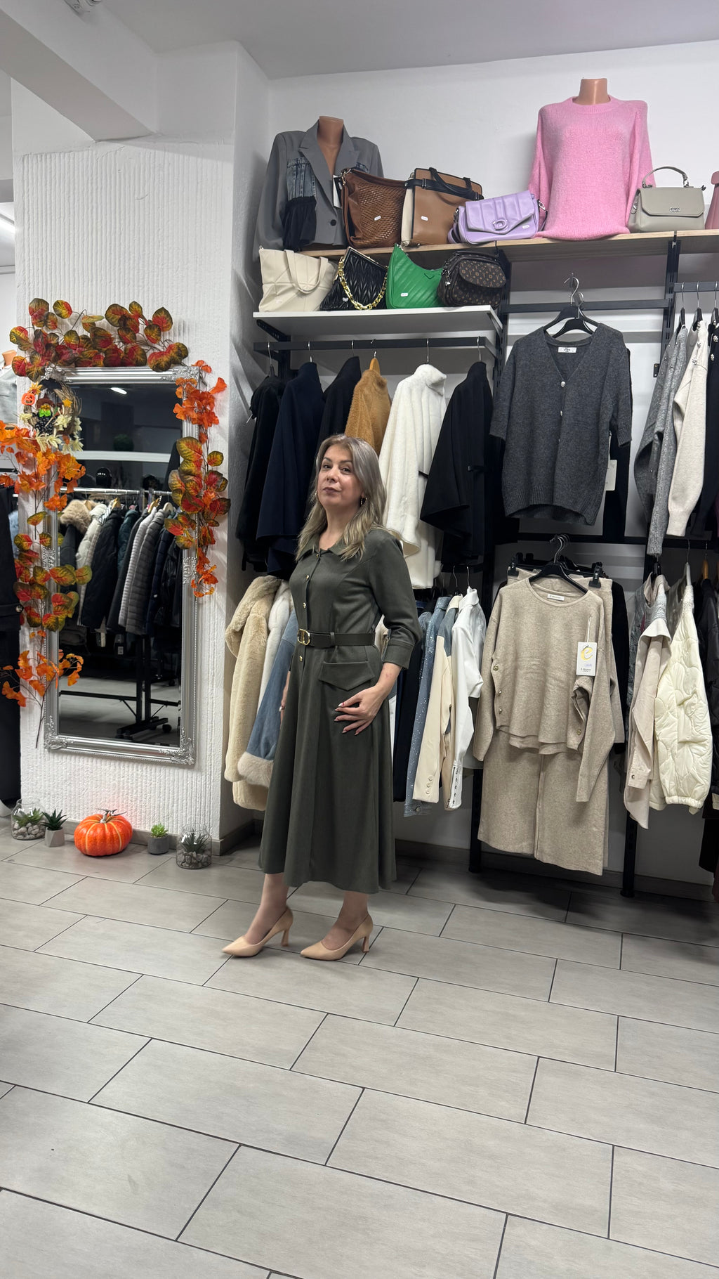 Rochie kaki midi cu nasturi aurii și cordon în talie