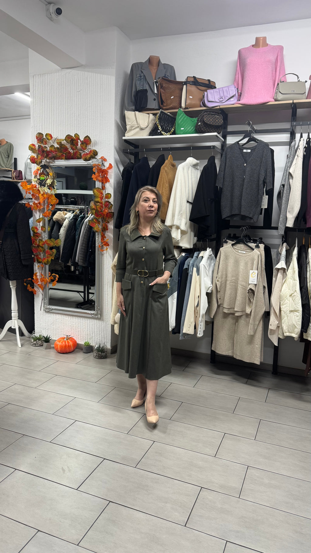 Rochie kaki midi cu nasturi aurii și cordon în talie