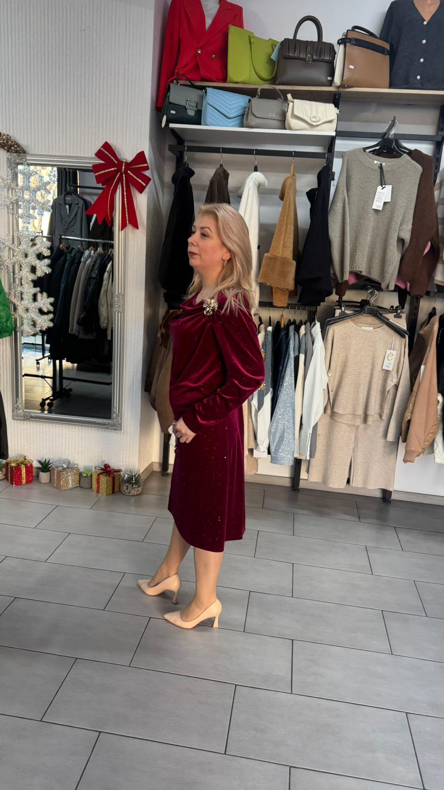 Rochie catifea vișinie cu sclipiri fine