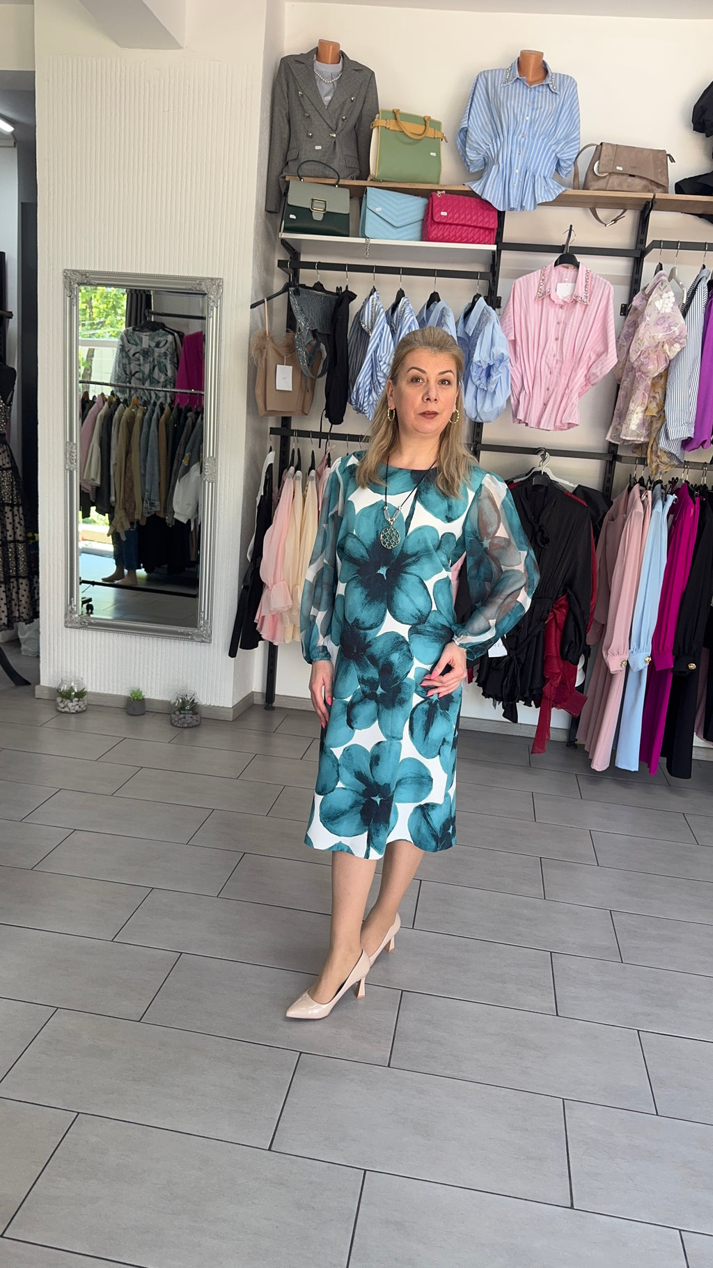 Rochie Midi Elegantă Turcoaz cu Imprimeu Floral Maxi și Mâneci Voal