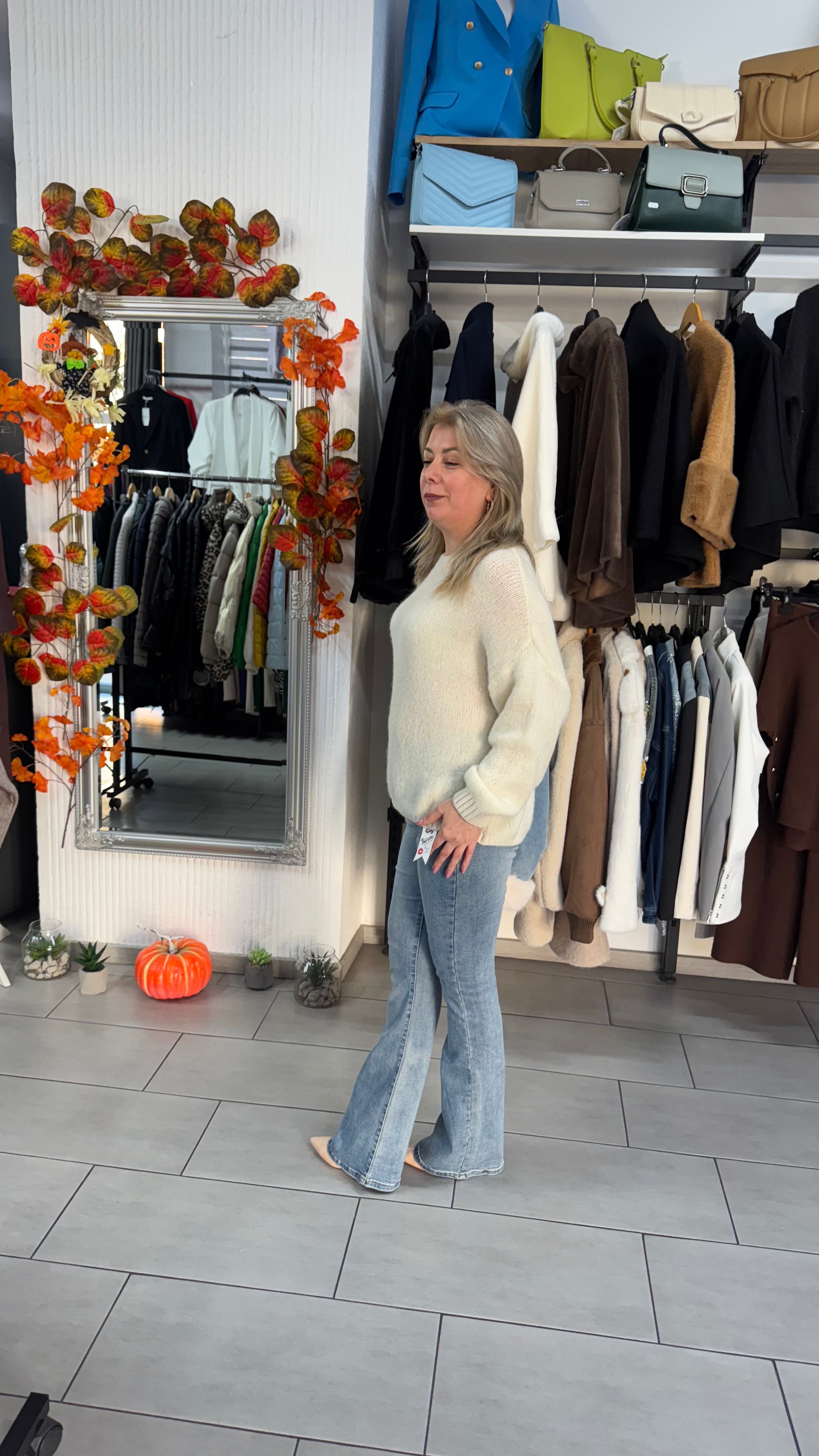 Pulover tricotat crem