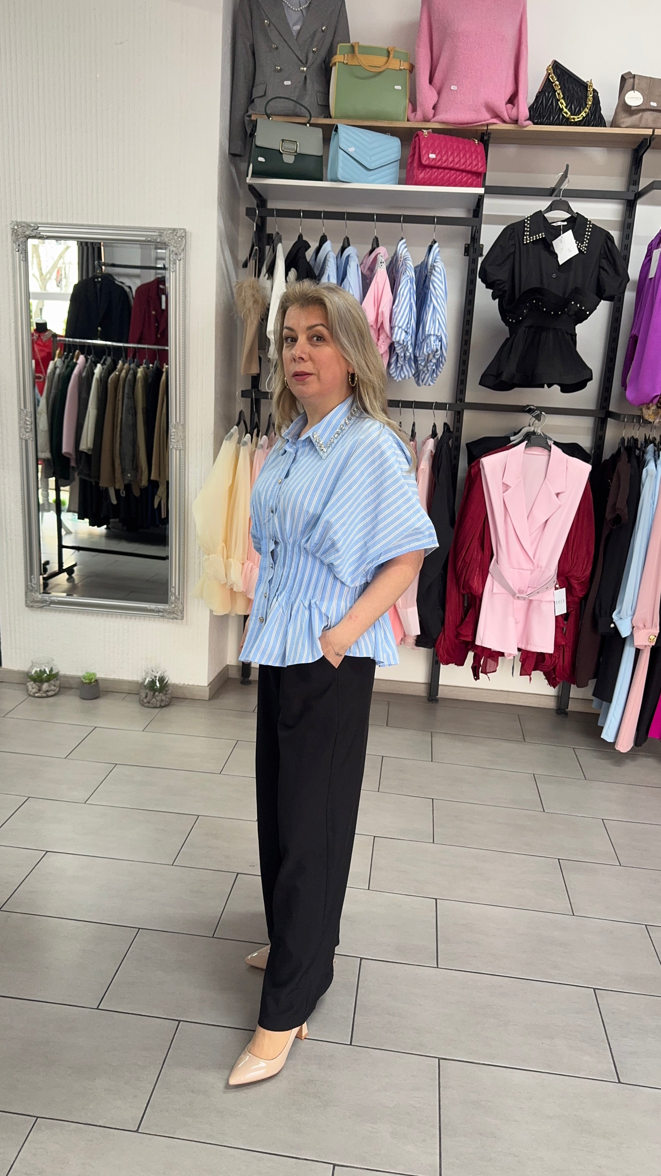 Bluză damă bleu cu dungi și guler decorat cu pietre