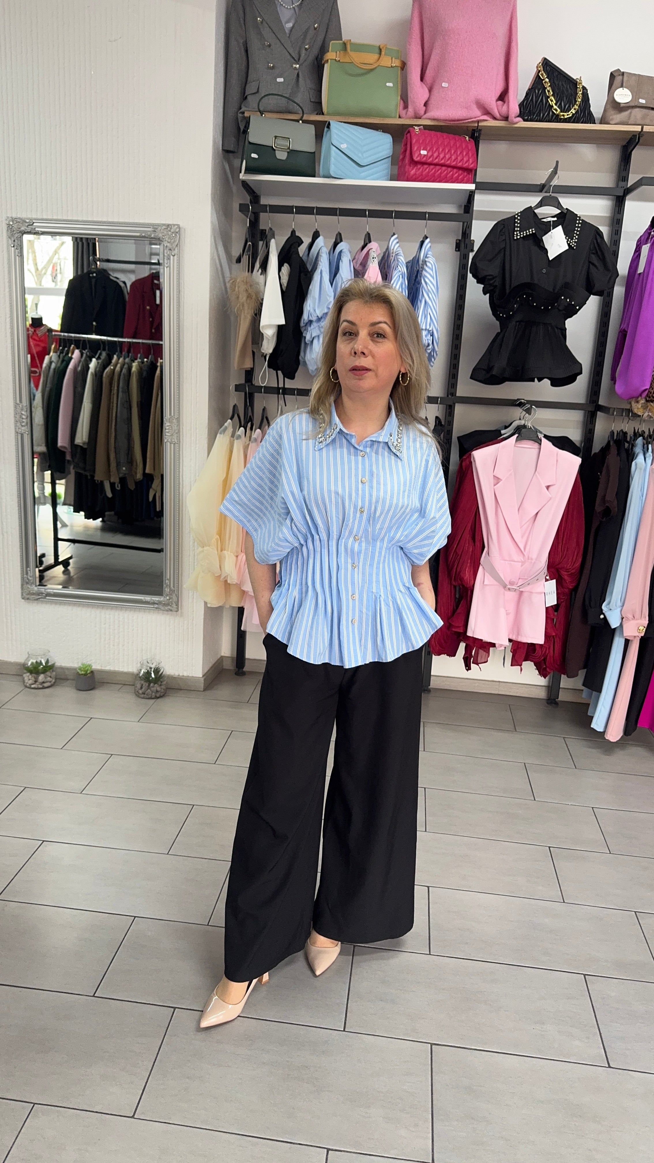 Bluză damă bleu cu dungi și guler decorat cu pietre