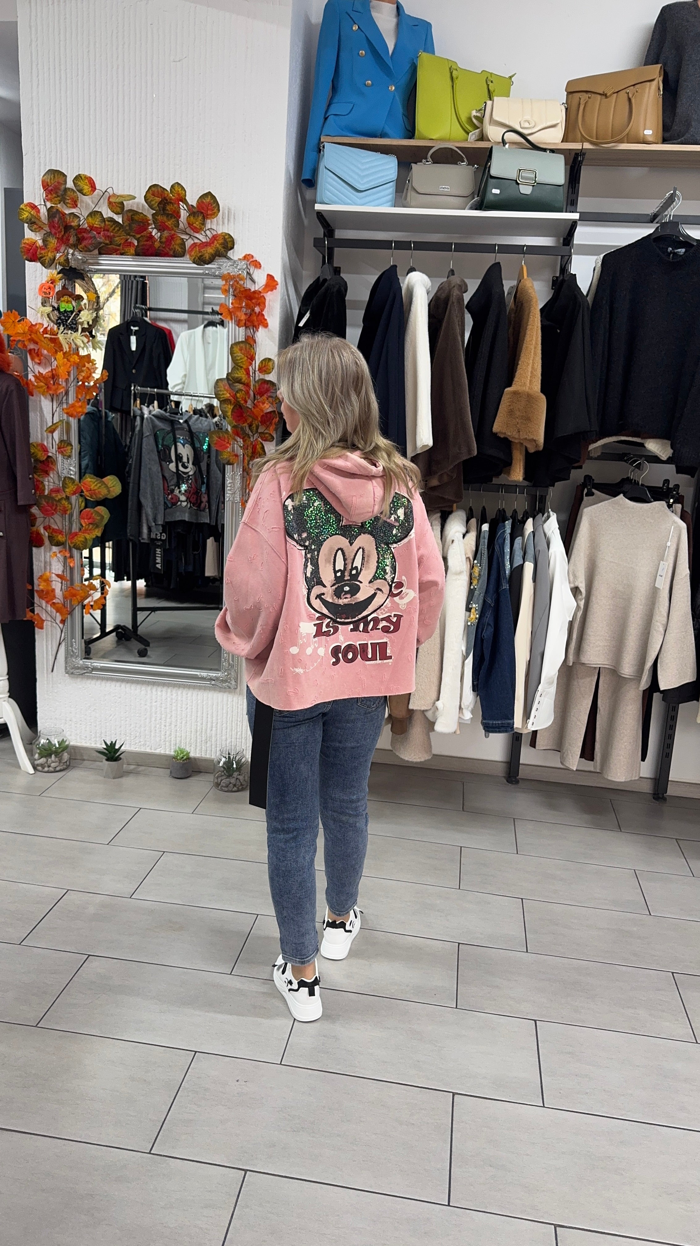 Hanorac roz cu imprimeu Mickey și detalii strălucitoare