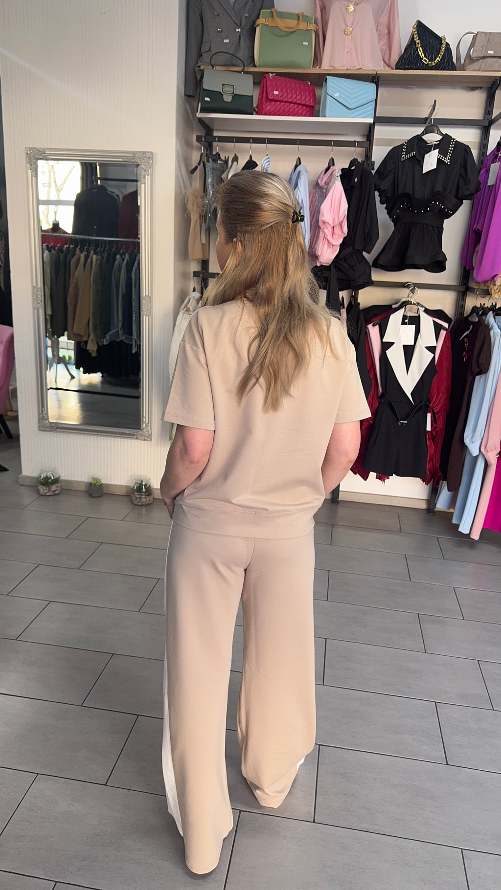Compleu damă bej cu pantaloni largi