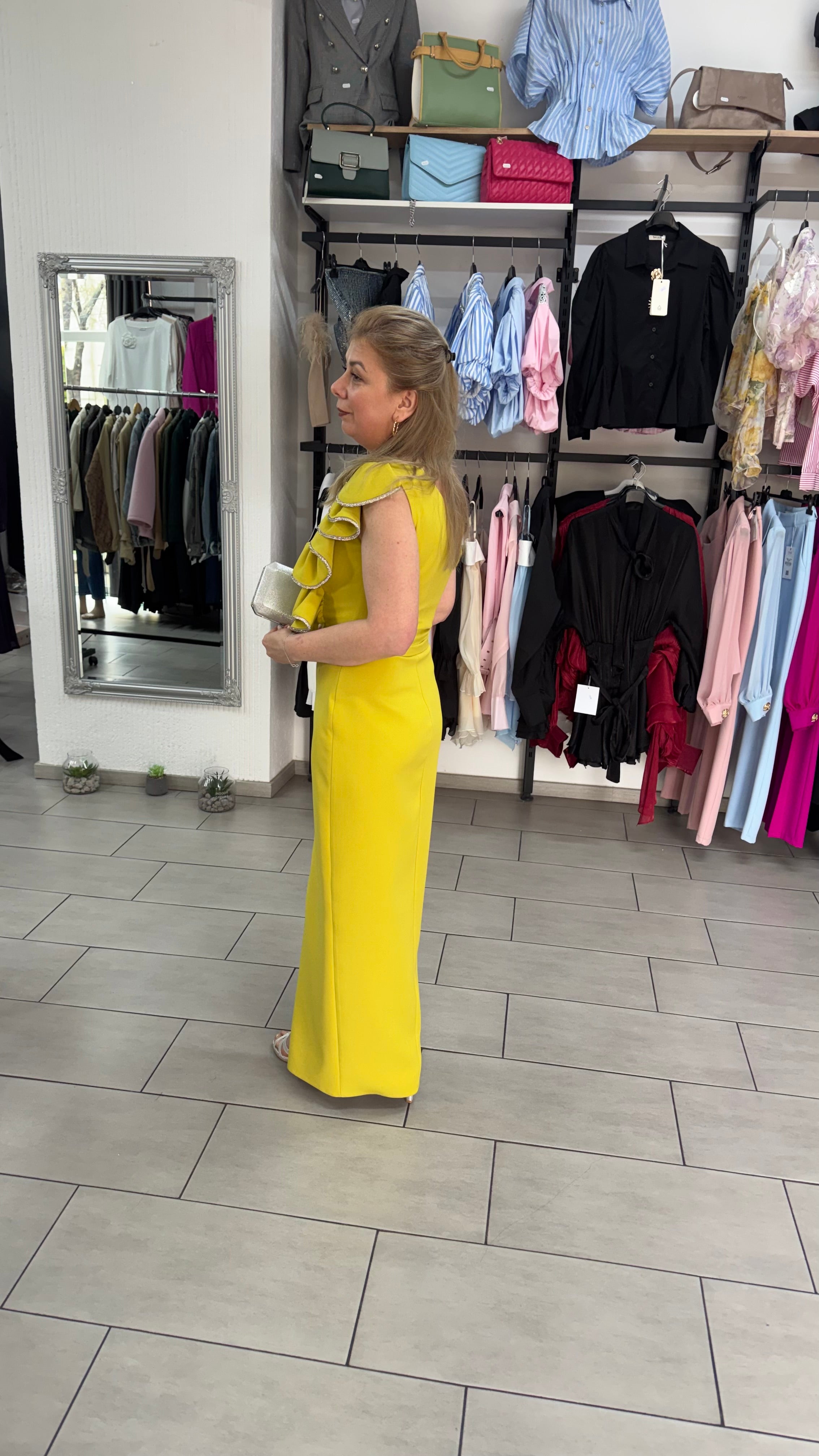 Rochie Maxi Galbenă cu Un Umăr și Volane cu Bordură Argintie