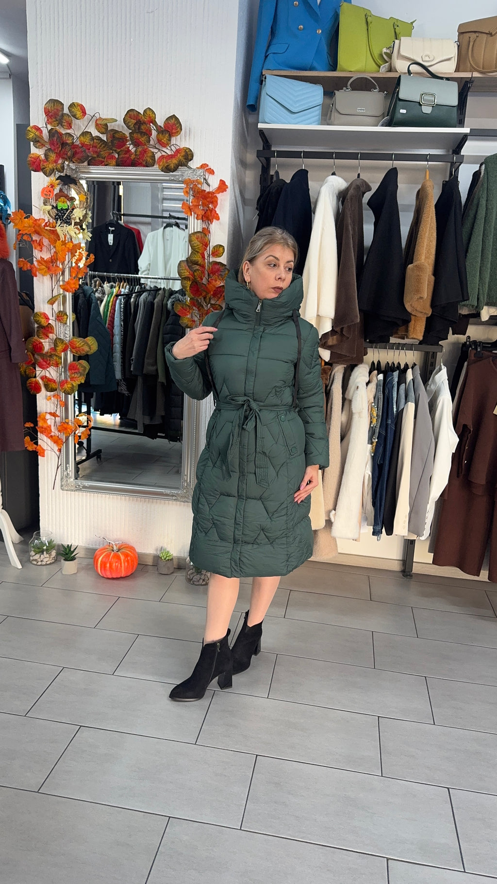 Geacă lungă matlasată verde închis