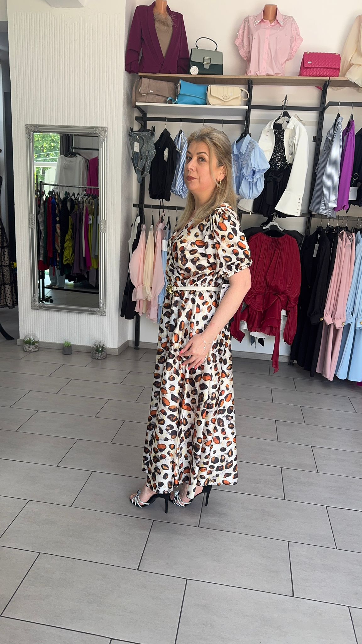 Rochie Midi cu Print Leopard și Cordon cu Lanț Auriu